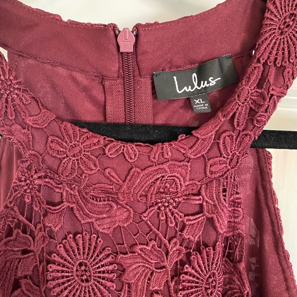 Burgundy formal dress - Picture 4 of 6